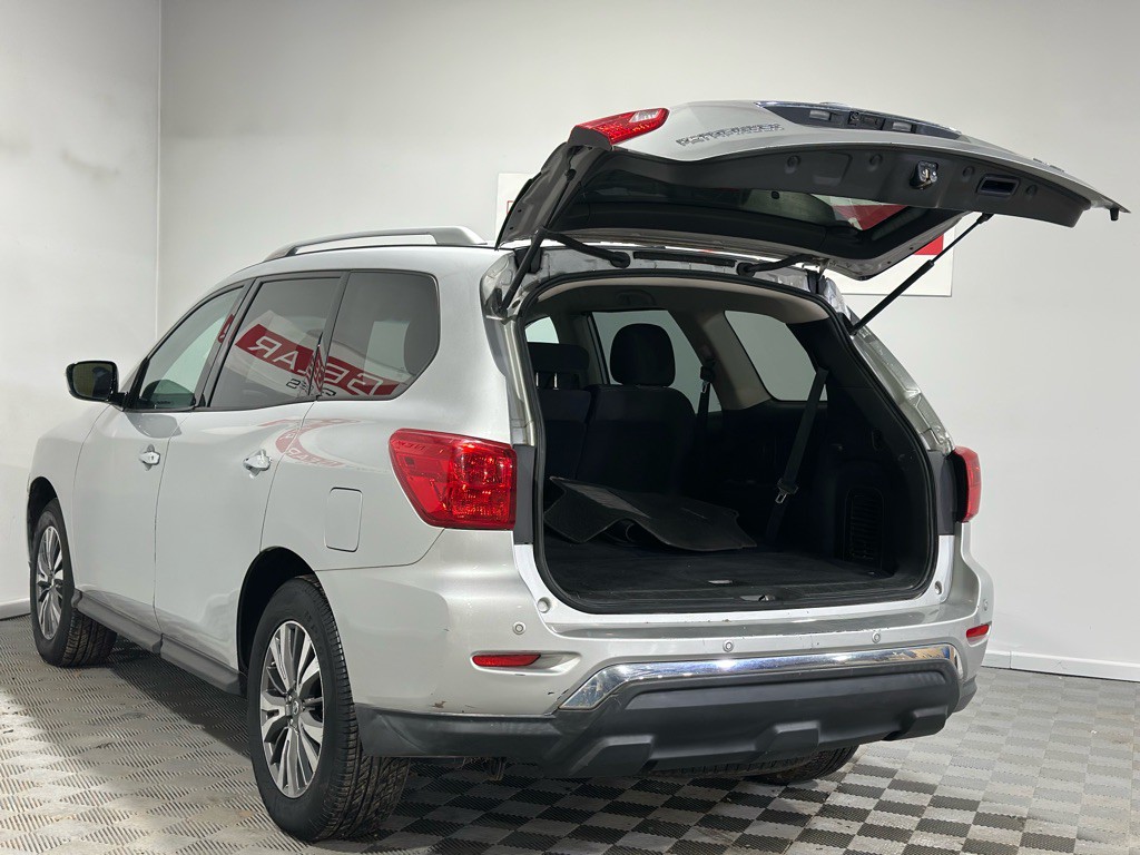 2017 Nissan Pathfinder Image 35