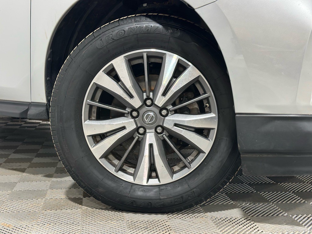 2017 Nissan Pathfinder Image 41