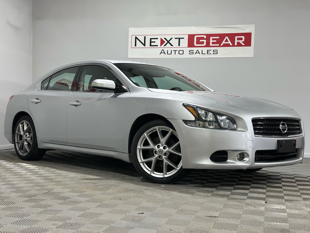 2011 Nissan Maxima Image 1