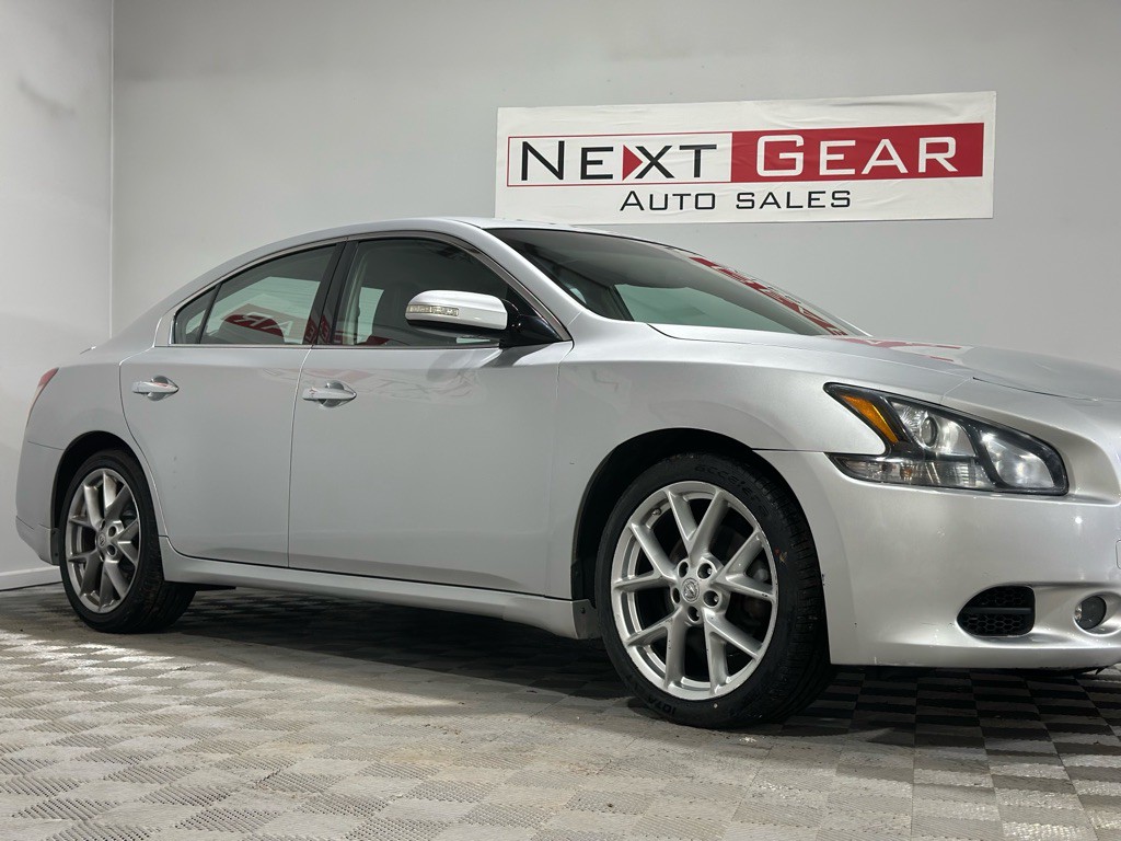 2011 Nissan Maxima Image 2