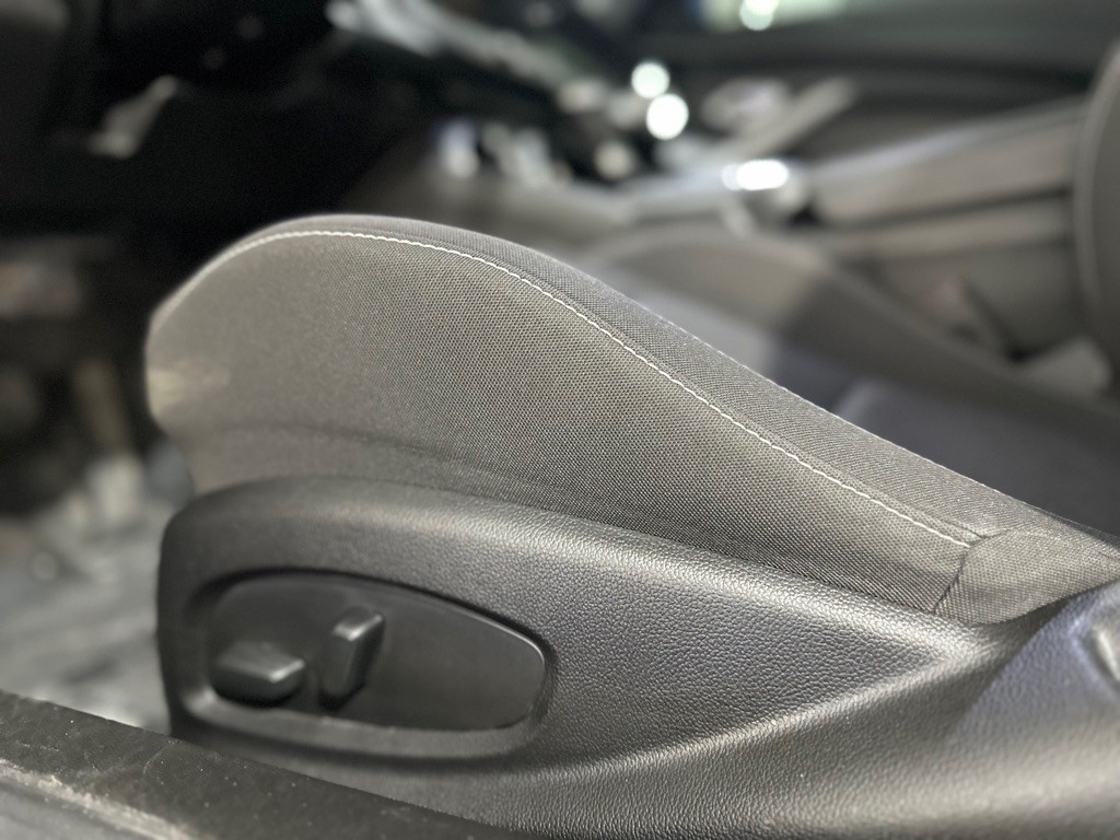 2020 Chevrolet Camaro Image 25