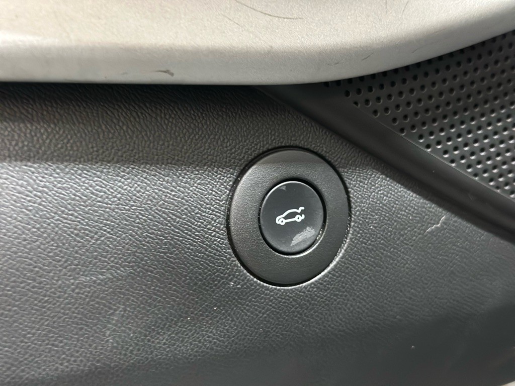 2020 Chevrolet Camaro Image 32