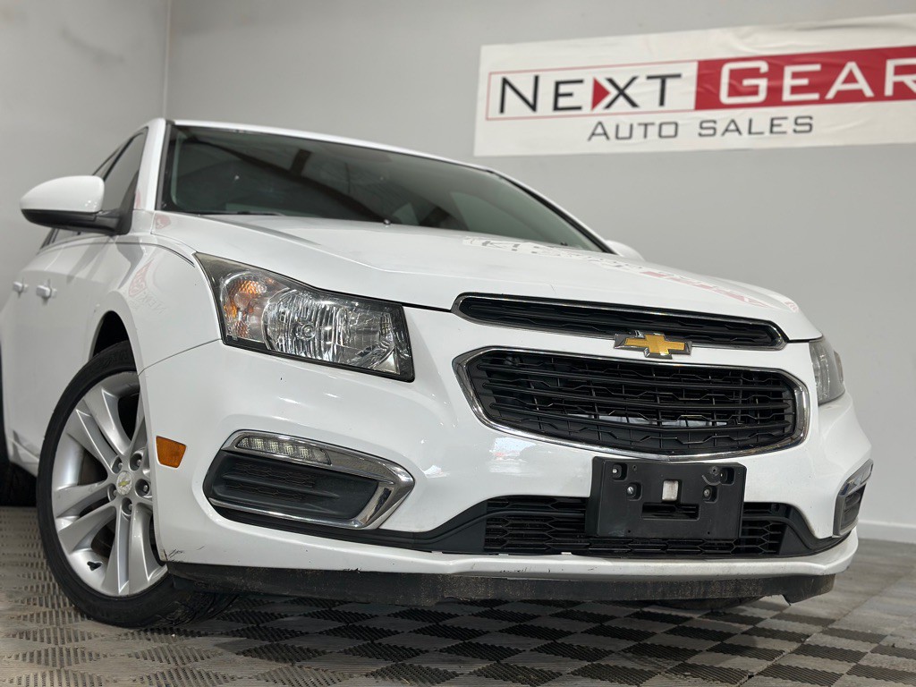 2015 Chevrolet Cruze Image 4