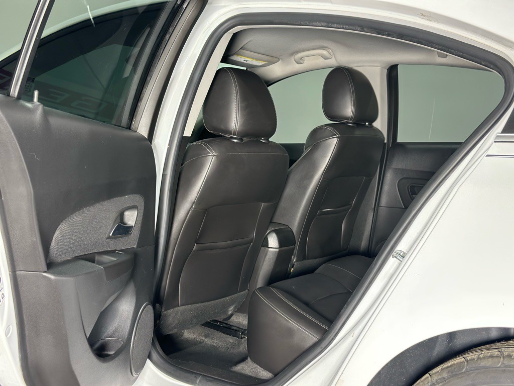 2015 Chevrolet Cruze Image 12