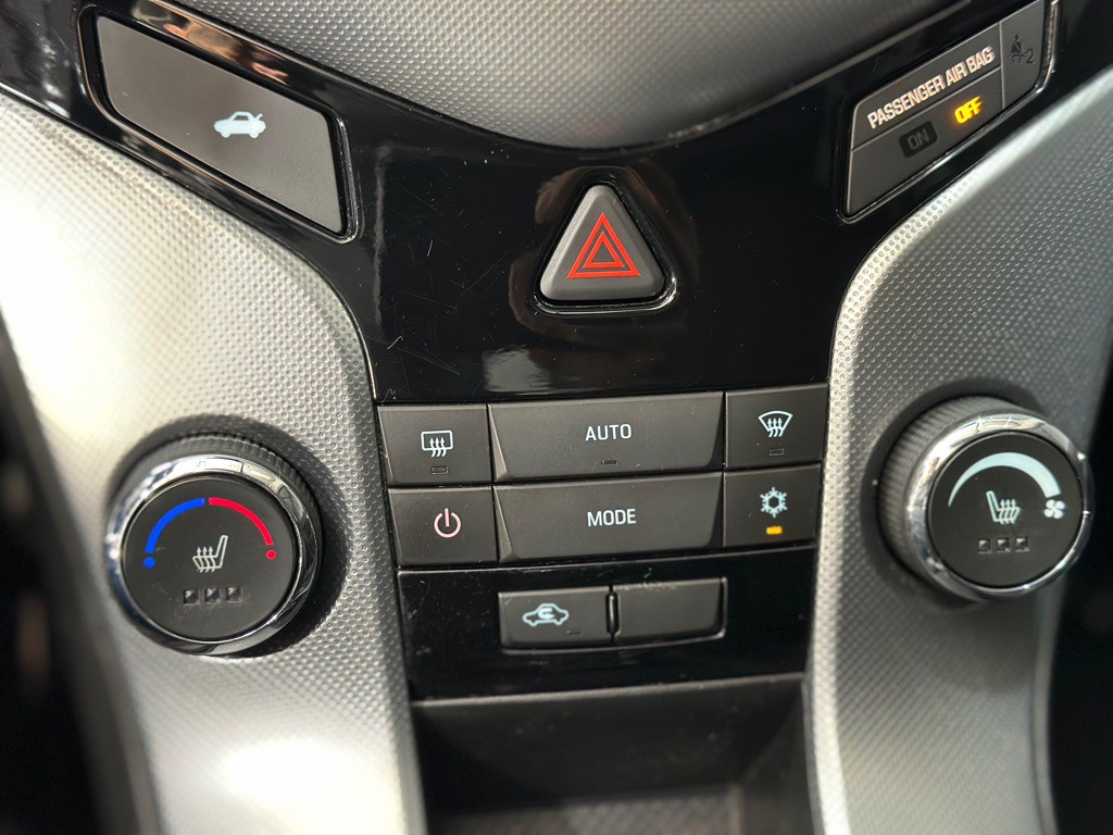 2015 Chevrolet Cruze Image 20