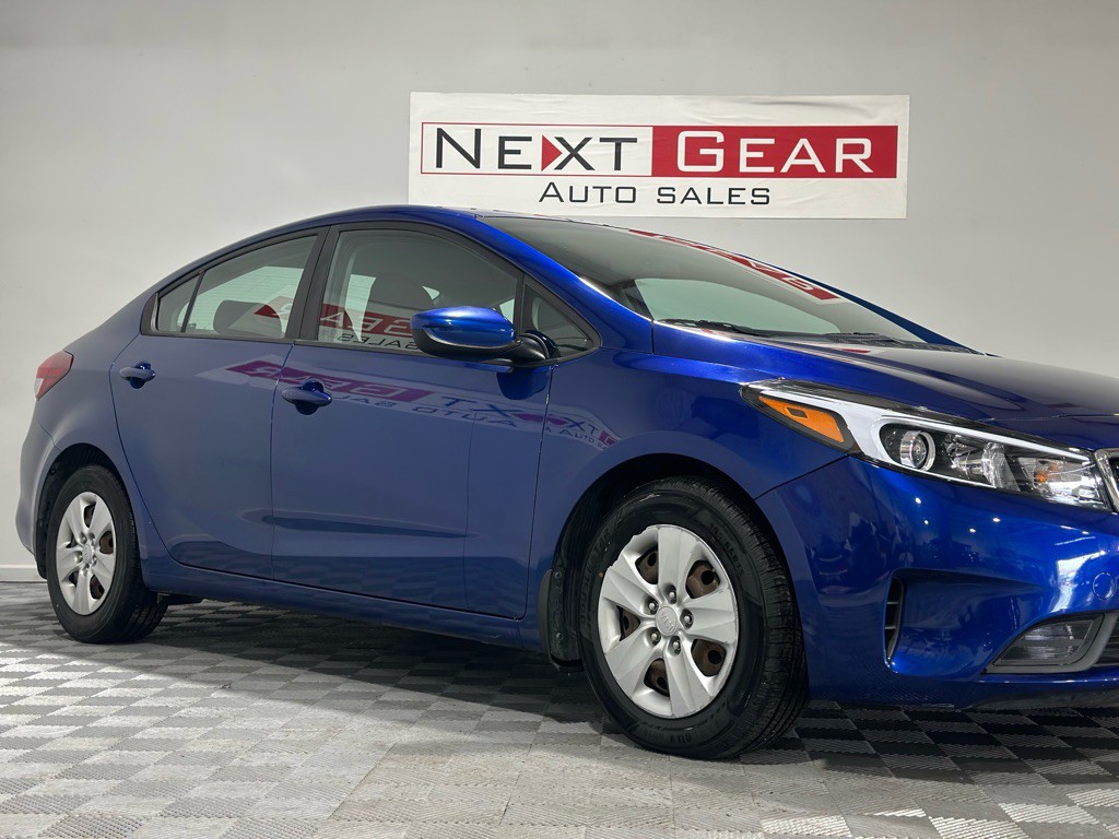 2017 Kia Forte Image 2