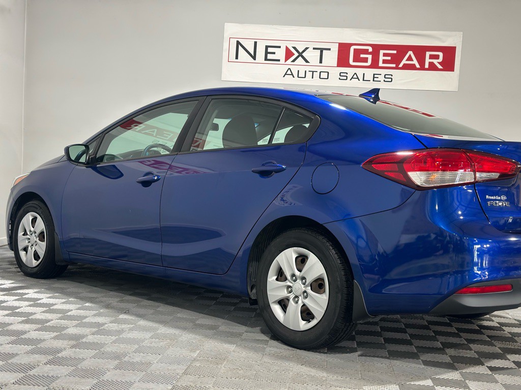 2017 Kia Forte Image 6