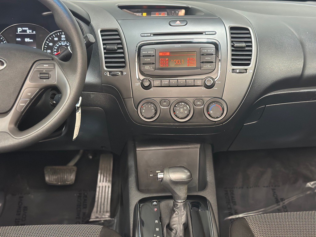 2017 Kia Forte Image 15