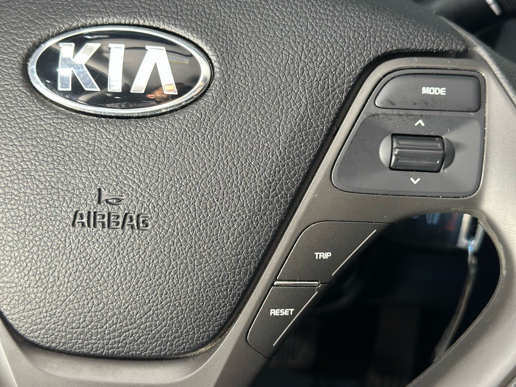 2017 Kia Forte Image 25