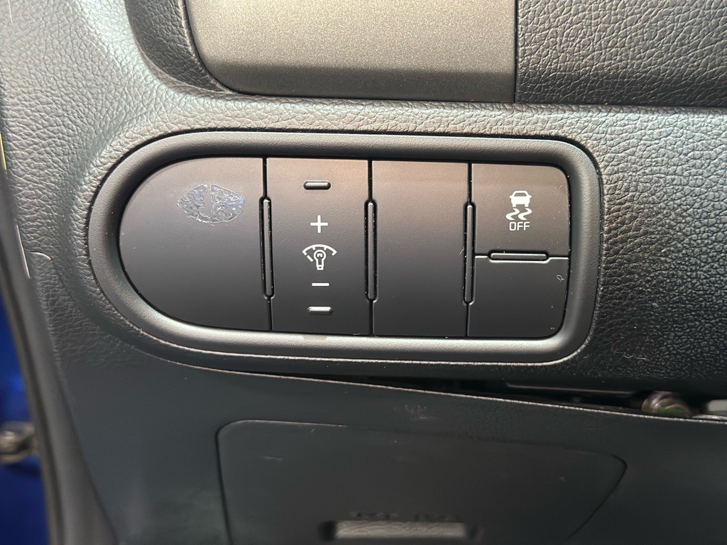 2017 Kia Forte Image 28