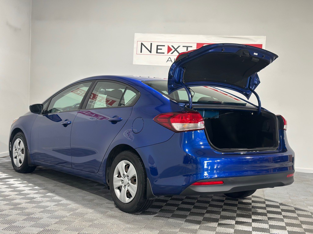 2017 Kia Forte Image 30