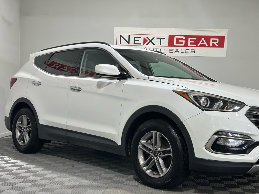2017 Hyundai Santa Fe Sport Image 2