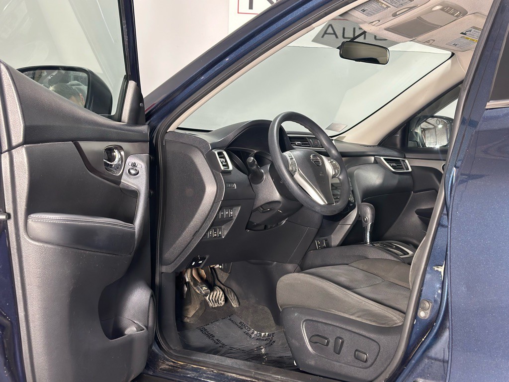 2016 Nissan Rogue Image 11