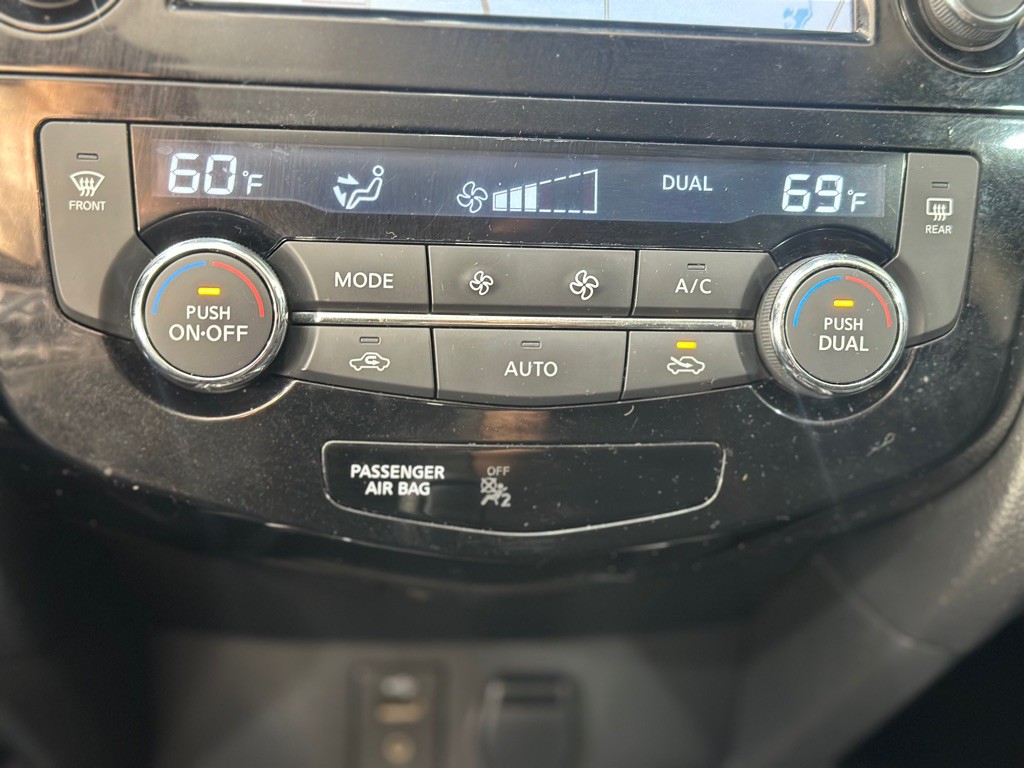 2016 Nissan Rogue Image 17