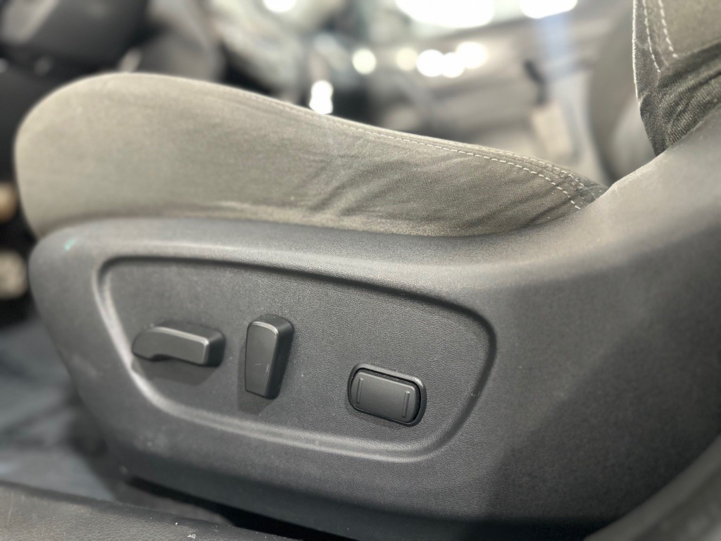 2016 Nissan Rogue Image 24