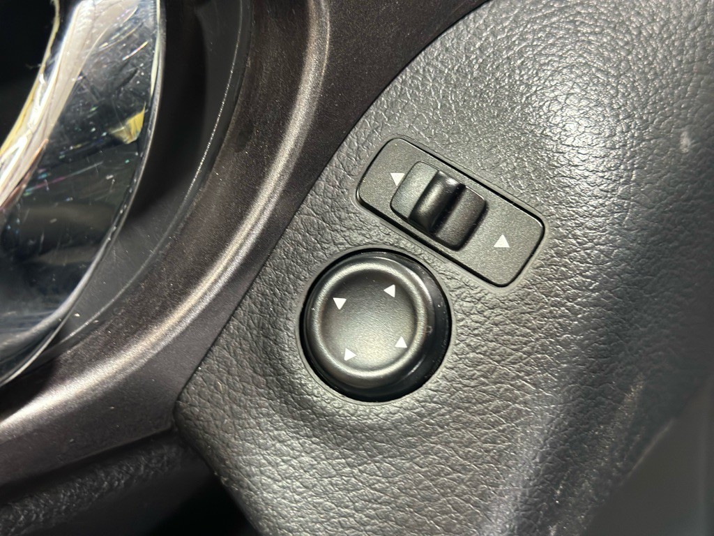 2016 Nissan Rogue Image 31