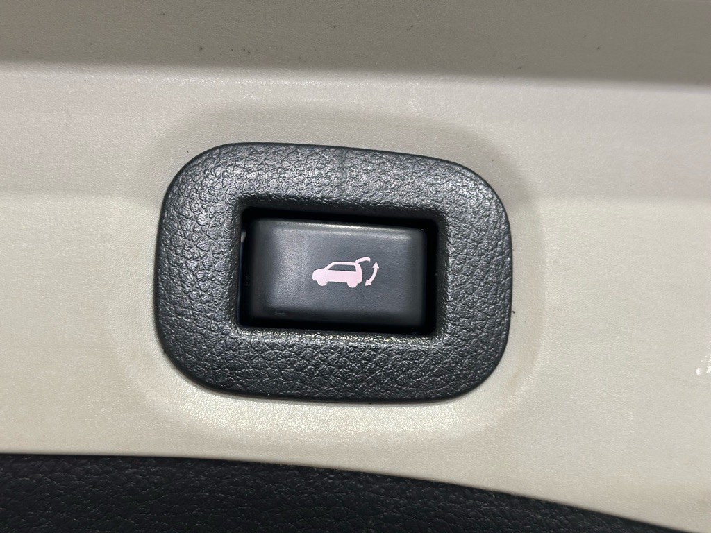 2016 Nissan Rogue Image 33