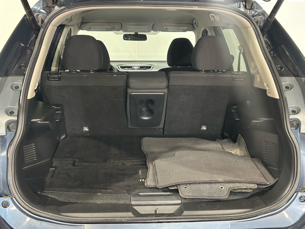 2016 Nissan Rogue Image 35