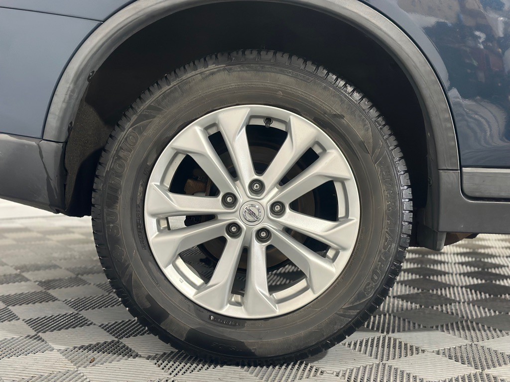 2016 Nissan Rogue Image 40