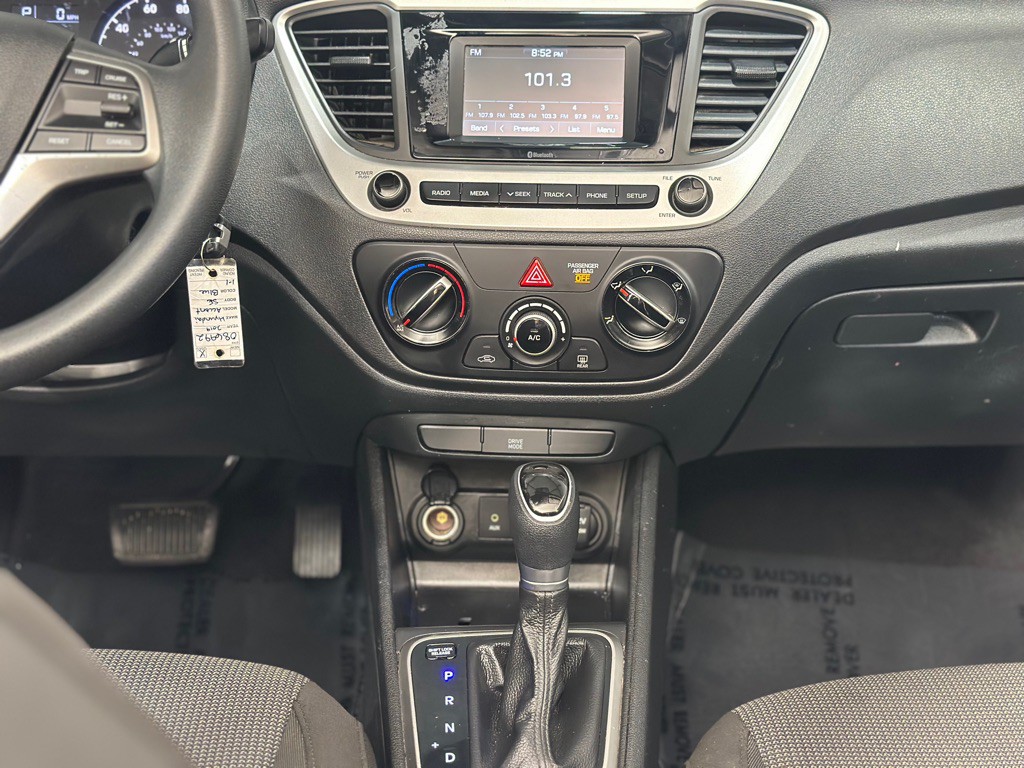 2019 Hyundai Accent Image 16