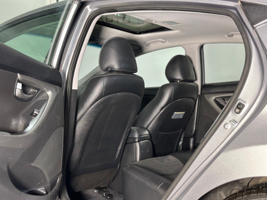 2015 Hyundai Elantra Image 12