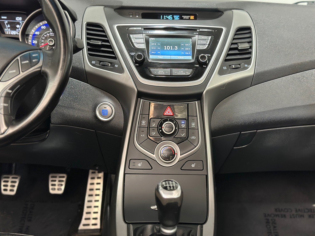 2015 Hyundai Elantra Image 16