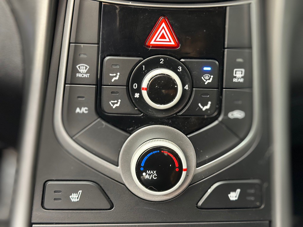 2015 Hyundai Elantra Image 18