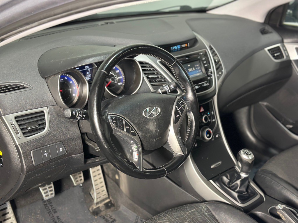 2015 Hyundai Elantra Image 28