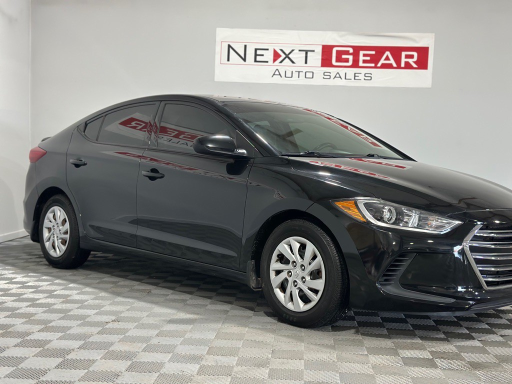 2018 Hyundai Elantra Image 2