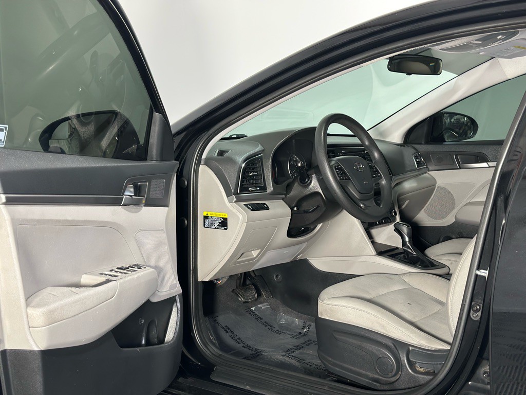 2018 Hyundai Elantra Image 11