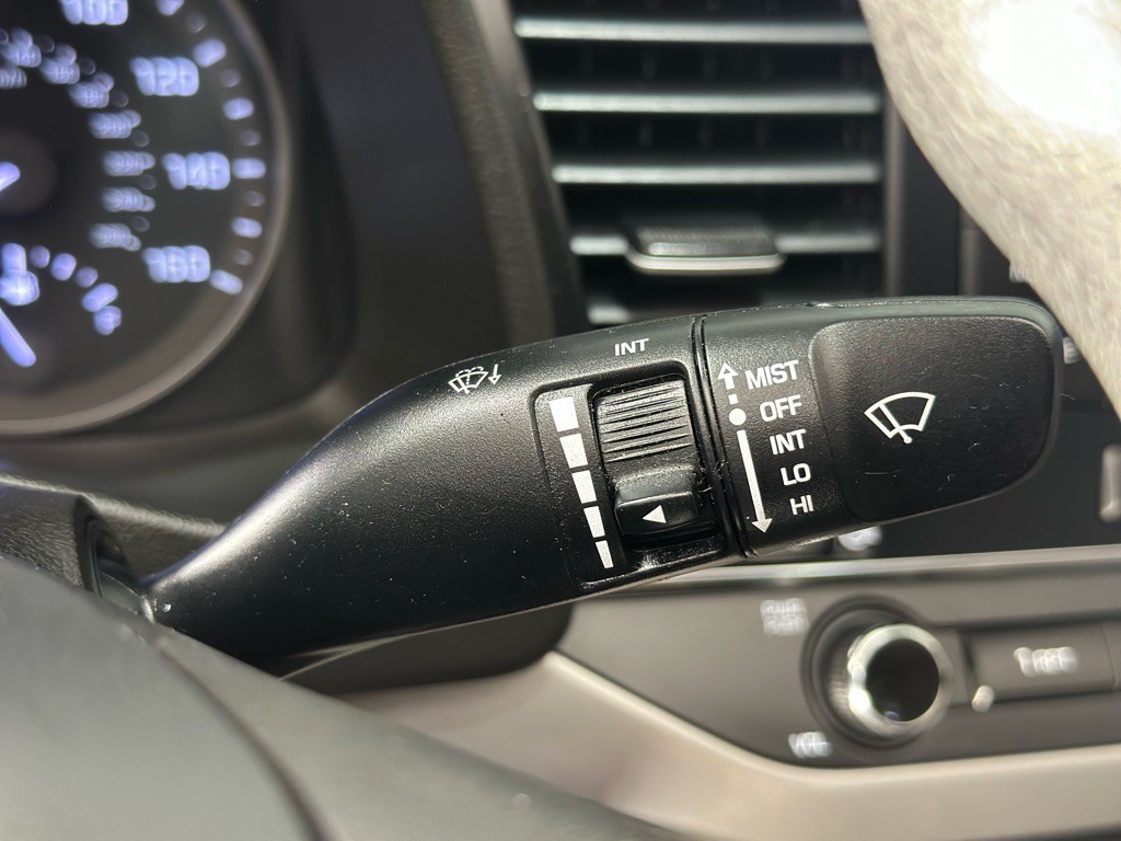 2018 Hyundai Elantra Image 26