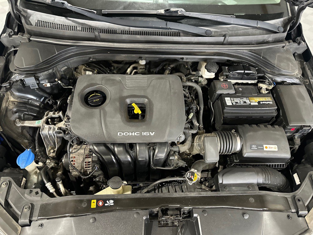 2018 Hyundai Elantra Image 31