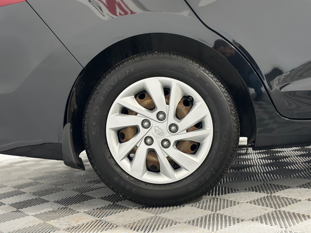 2018 Hyundai Elantra Image 33