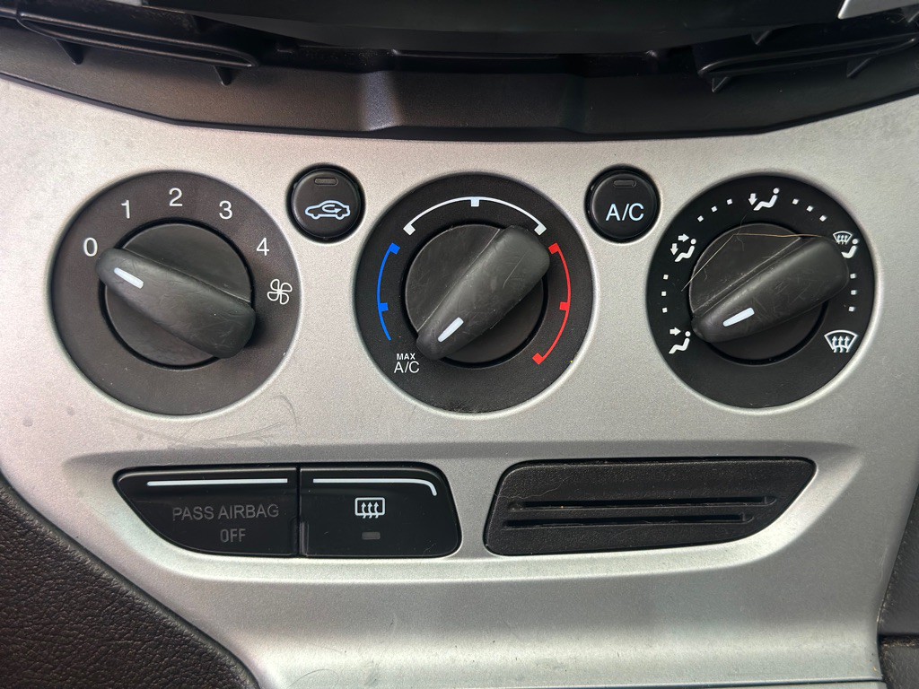 2014 Ford Focus Image 19