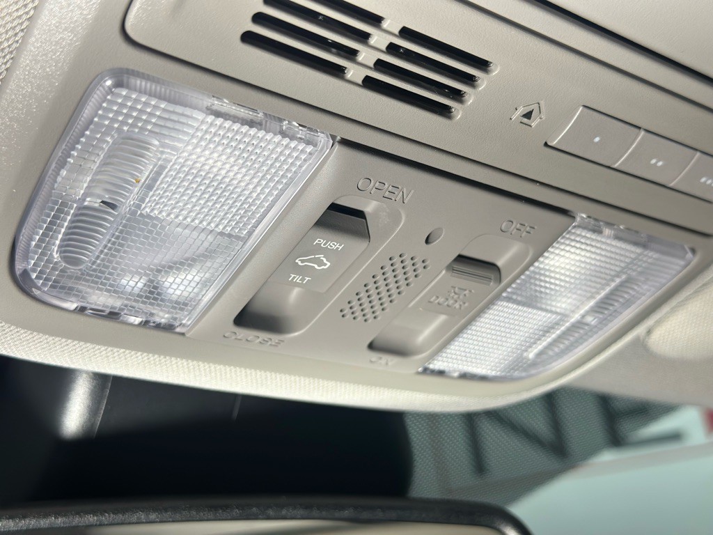 2016 Honda Odyssey Image 42