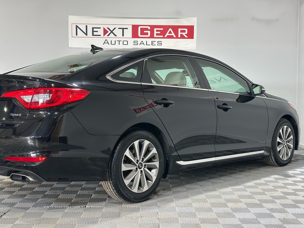 2015 Hyundai Sonata Image 9
