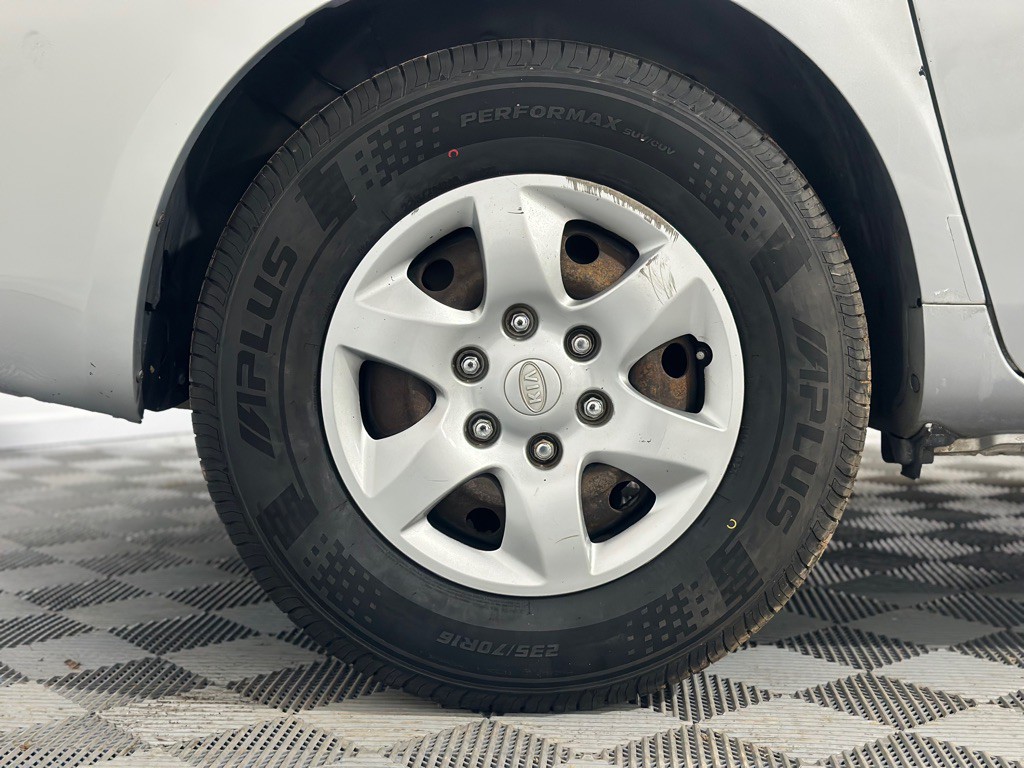 2009 Kia Sedona Image 31