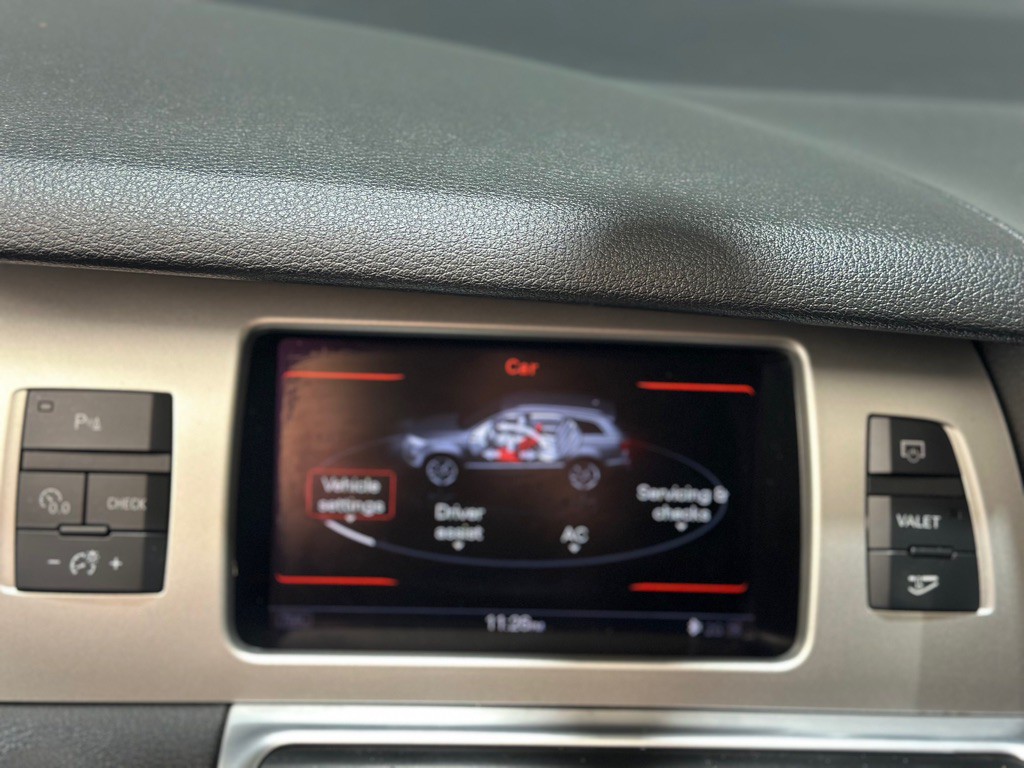 2015 Audi Q7 Image 17