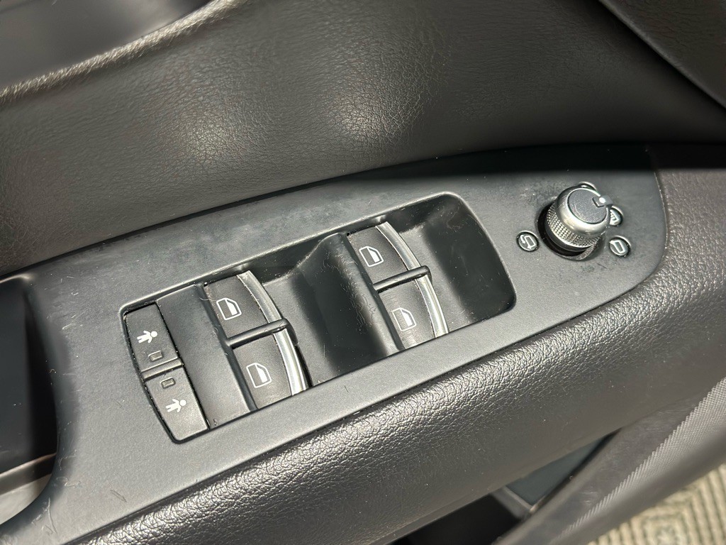 2015 Audi Q7 Image 36