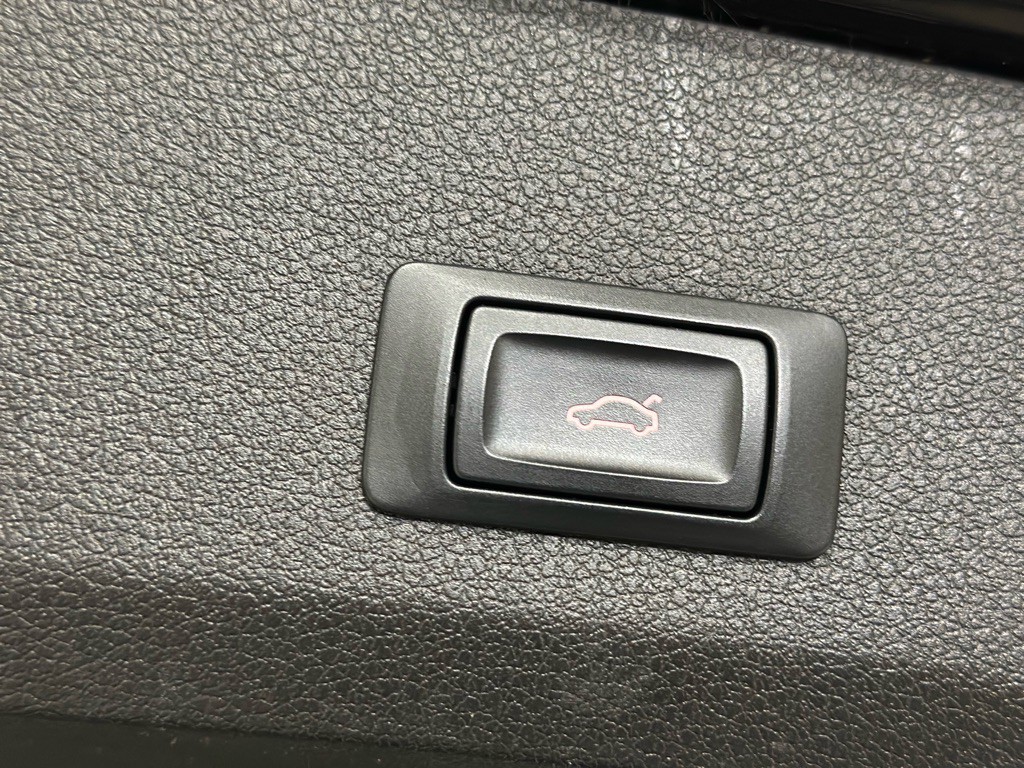 2015 Audi Q7 Image 44