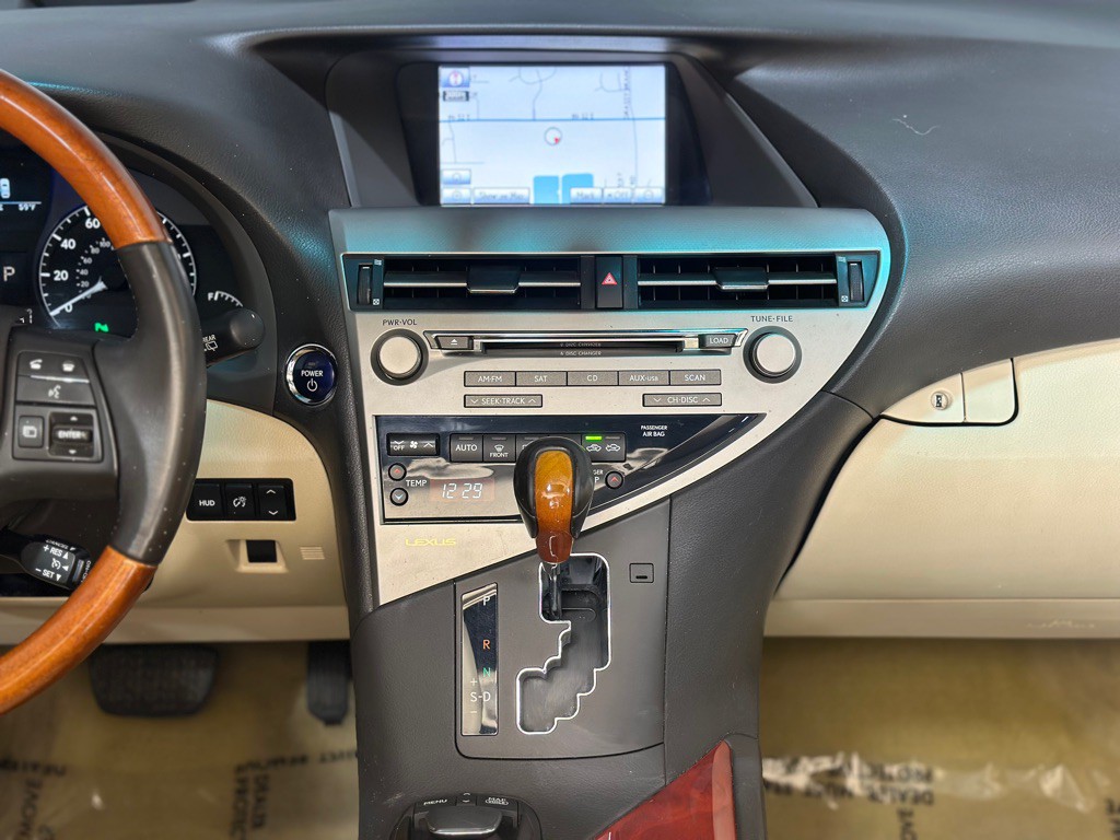 2012 Lexus RX Image 18