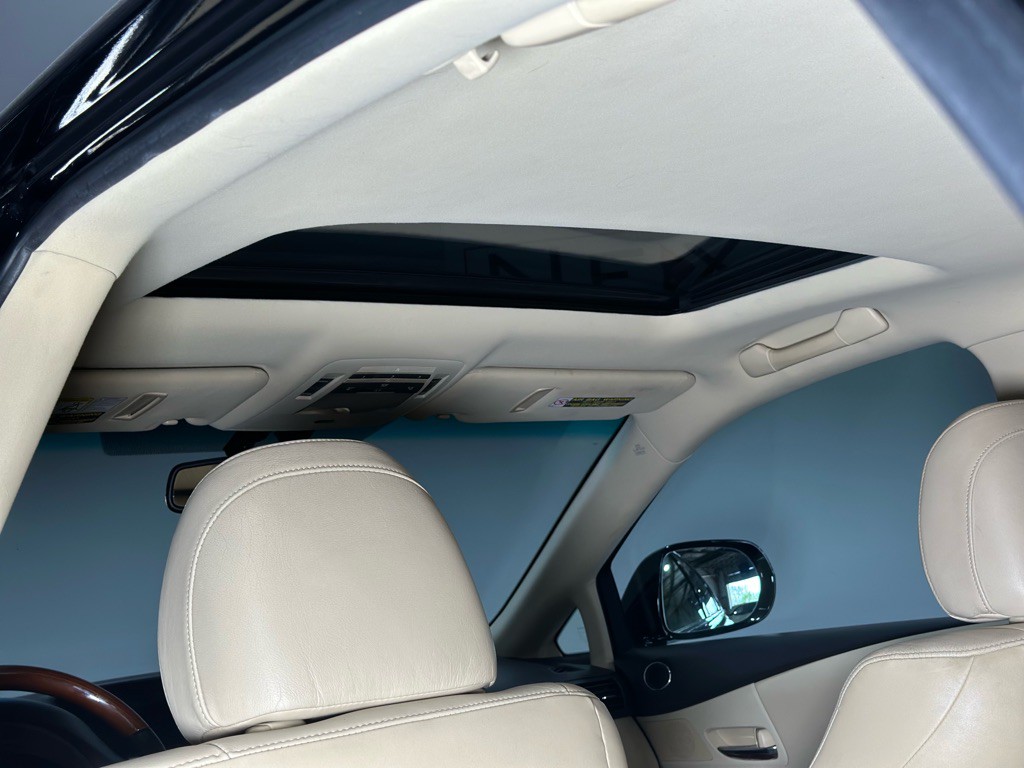 2012 Lexus RX Image 25