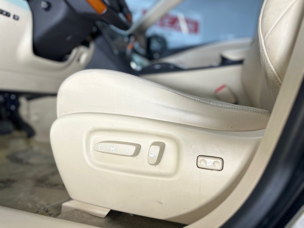 2012 Lexus RX Image 30