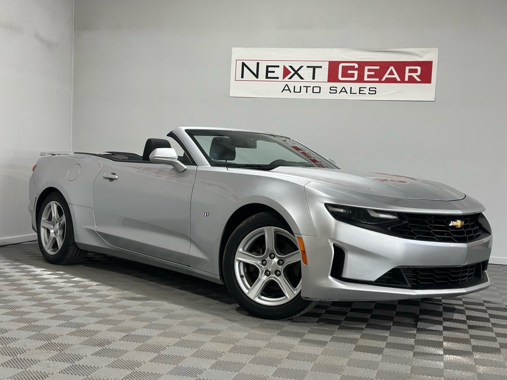 2019 Chevrolet Camaro Image 1