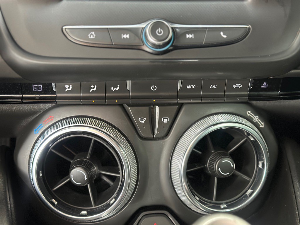 2019 Chevrolet Camaro Image 17