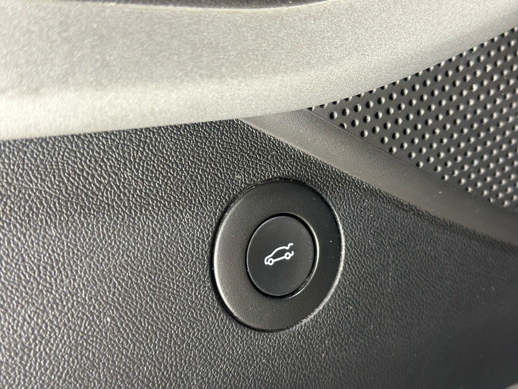 2019 Chevrolet Camaro Image 30