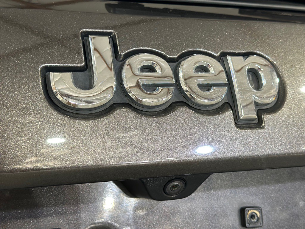 2018 Jeep Grand Cherokee Image 38