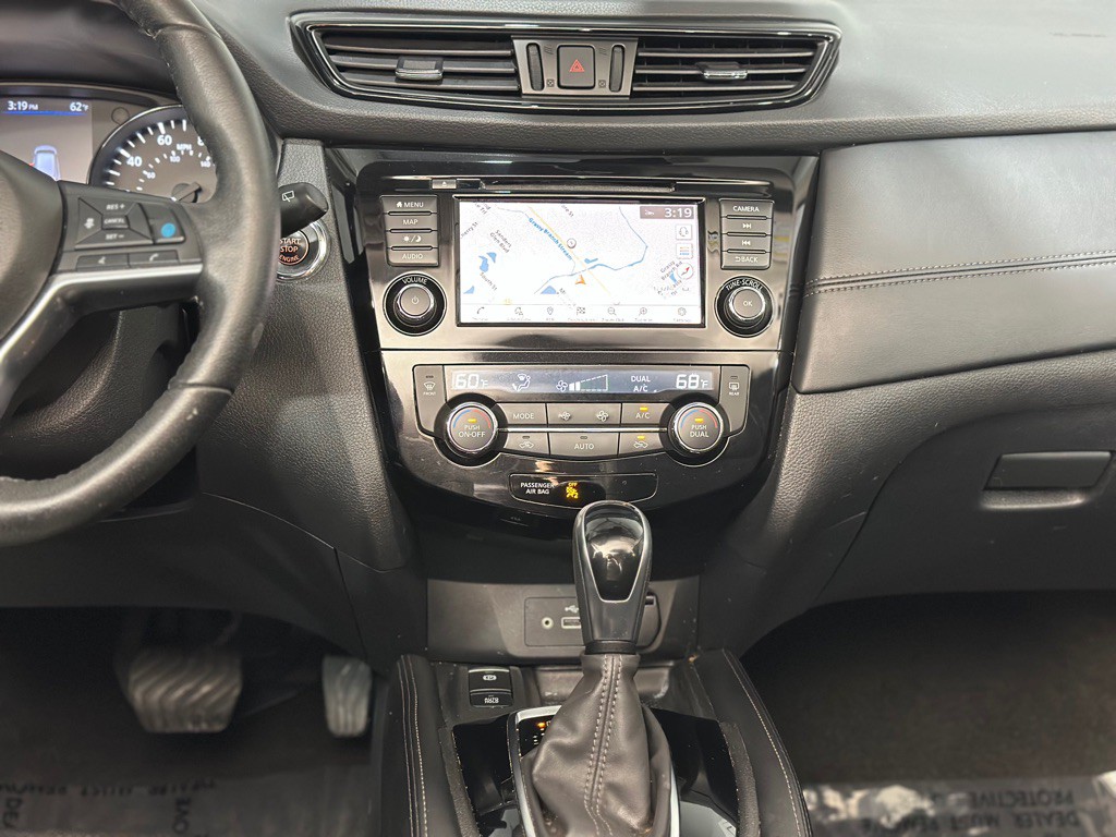 2019 Nissan Rogue Image 16