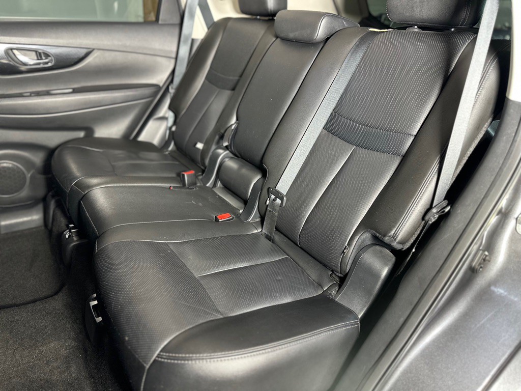 2019 Nissan Rogue Image 33