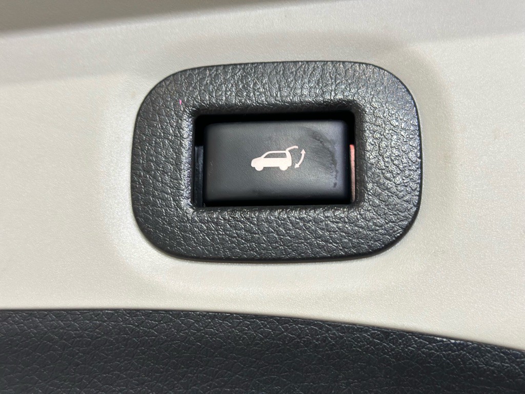 2019 Nissan Rogue Image 40